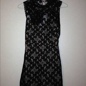 FOREVER 21: FLASH 🚨 SALE A black skin tight dress